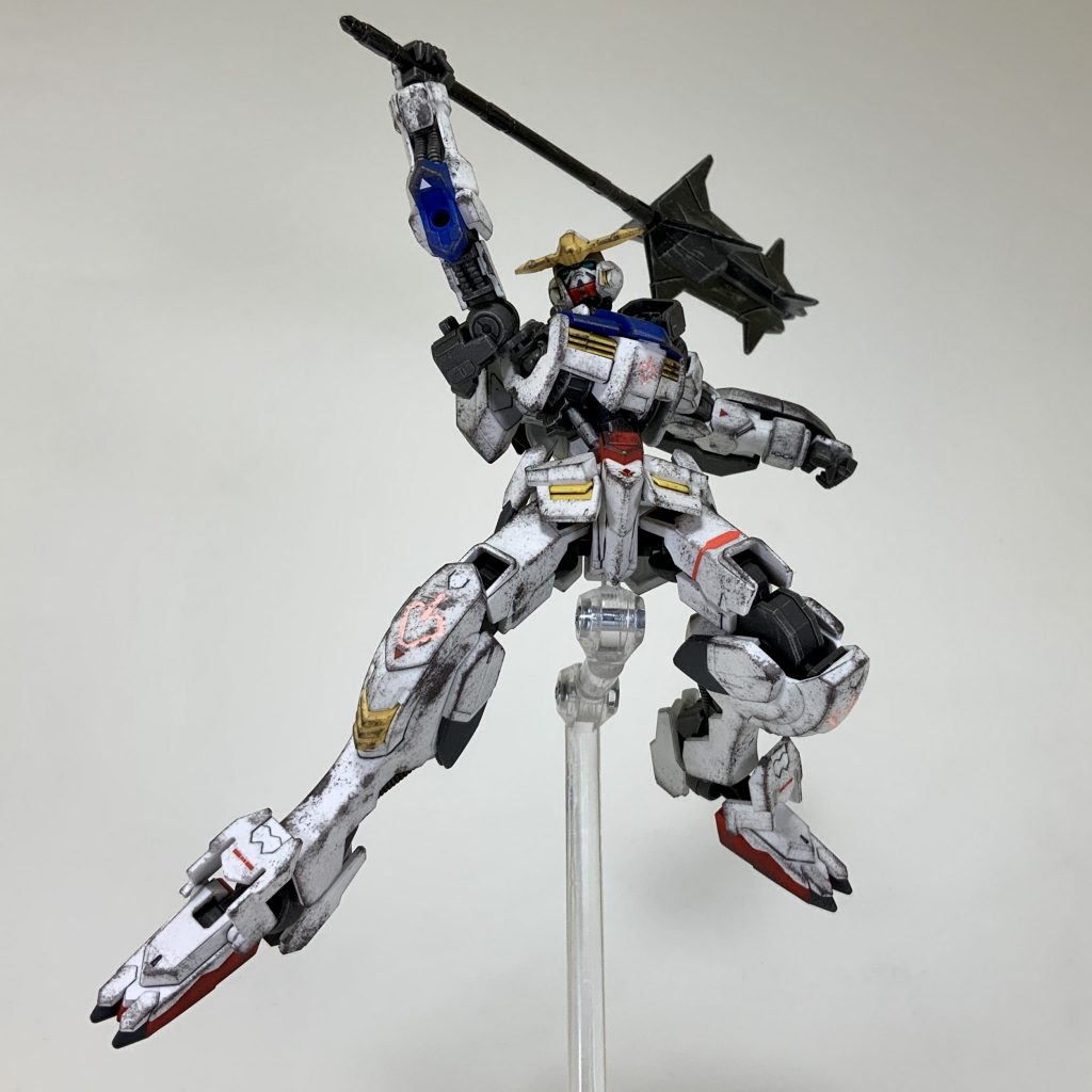 空中でメイスをキャッチしてからの…