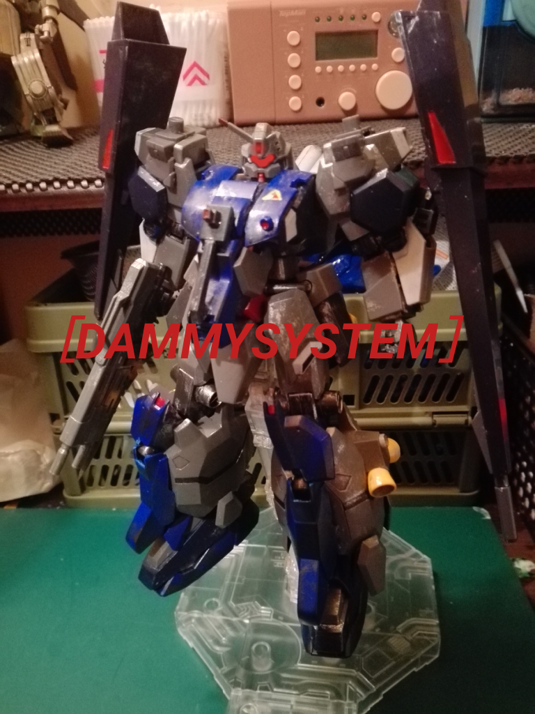 本機に搭載されているダミーシステムはパイロットの代わりに敵を殲滅するシステム
・起動、及び停止条件
・パイロットが戦闘続行不可能な状況に陥った時に自動的に発動する
・敵機体を殲滅するまでは何があろうとも停止しない