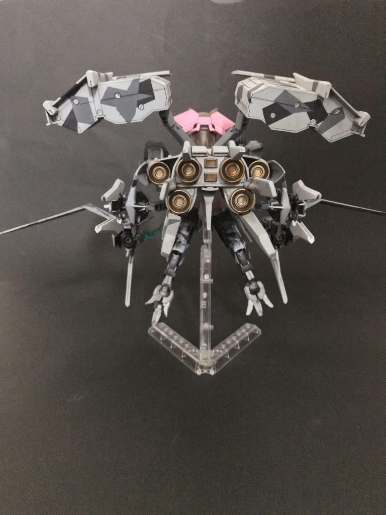 後ろもアクセントでコンテナの一部にシルバーを塗ってます