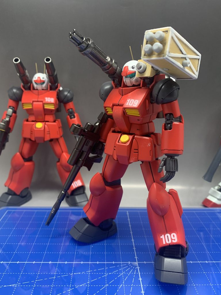 ミサイルはプラ板からのスクラッチ。初めてスクラッチしました。
ガトリングはジャンクパーツから作成です。