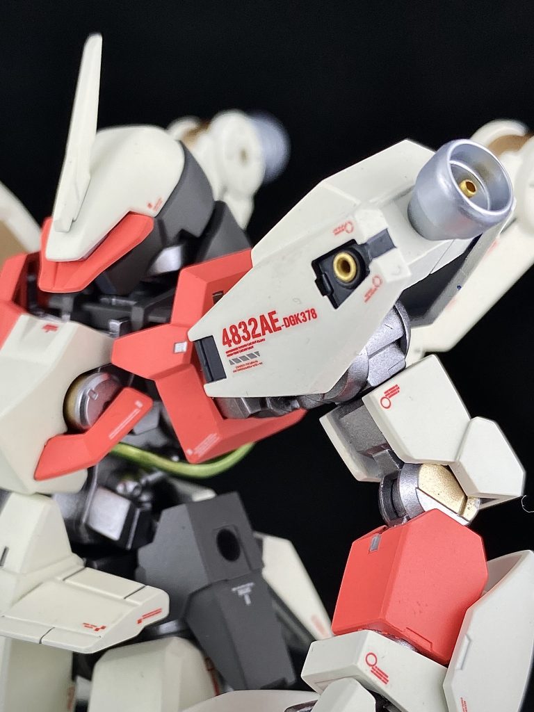 上手い人達がやってる「ピンみたいのを埋めたり、バーニアの中に刺したりする」やつに挑戦。