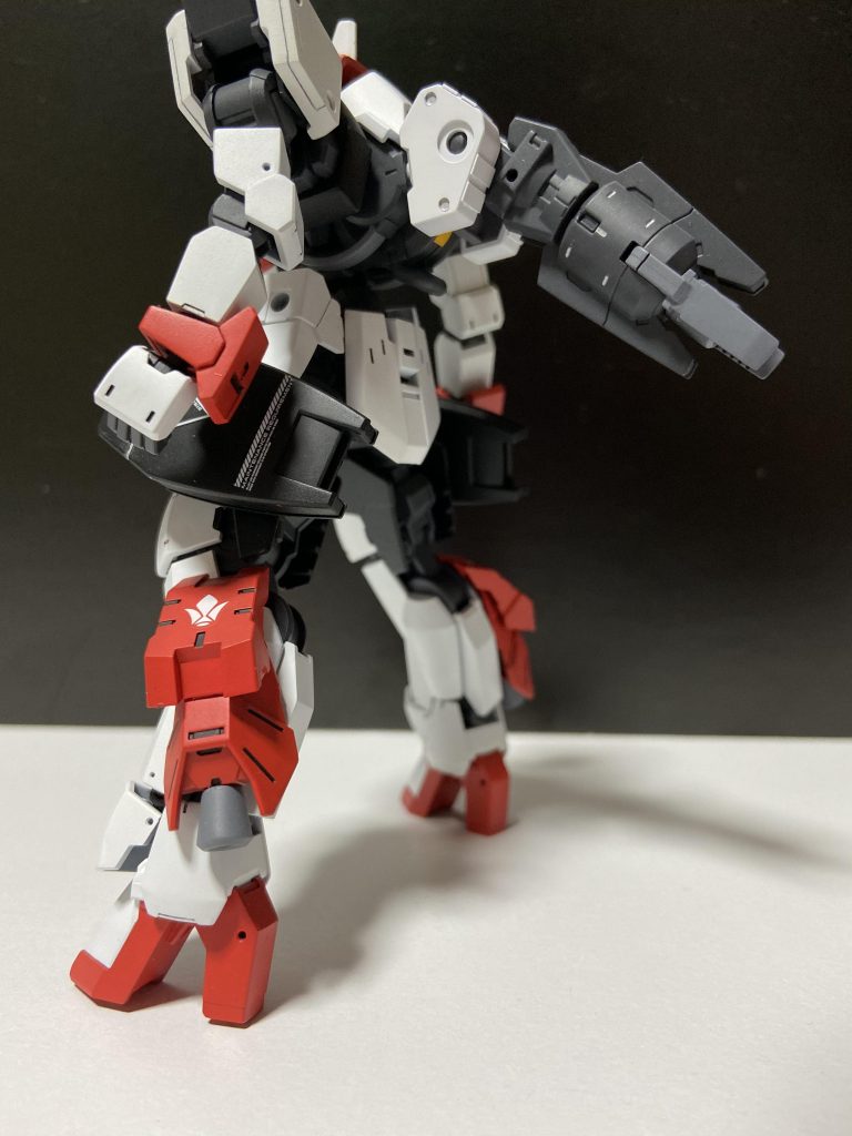 ガンレットは脚部ブースターにも。