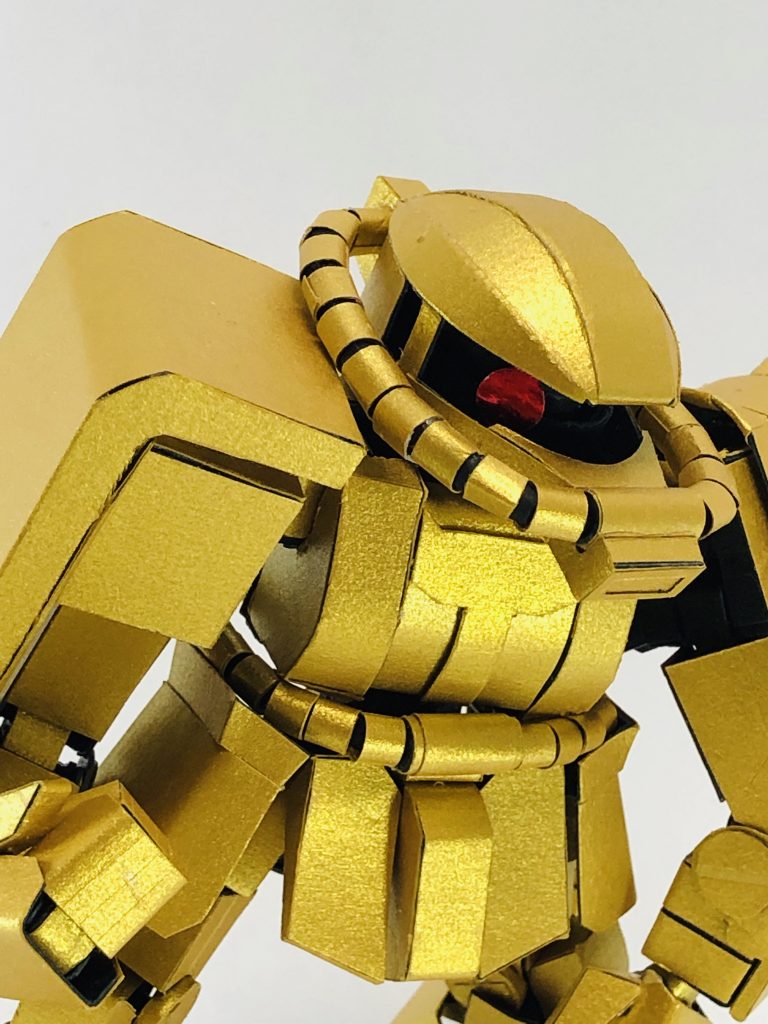 ちゃんとモノアイも動きます。