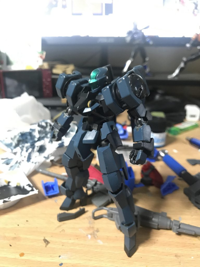 アクリジョン 直塗り。この後アンテナ貼り付けます