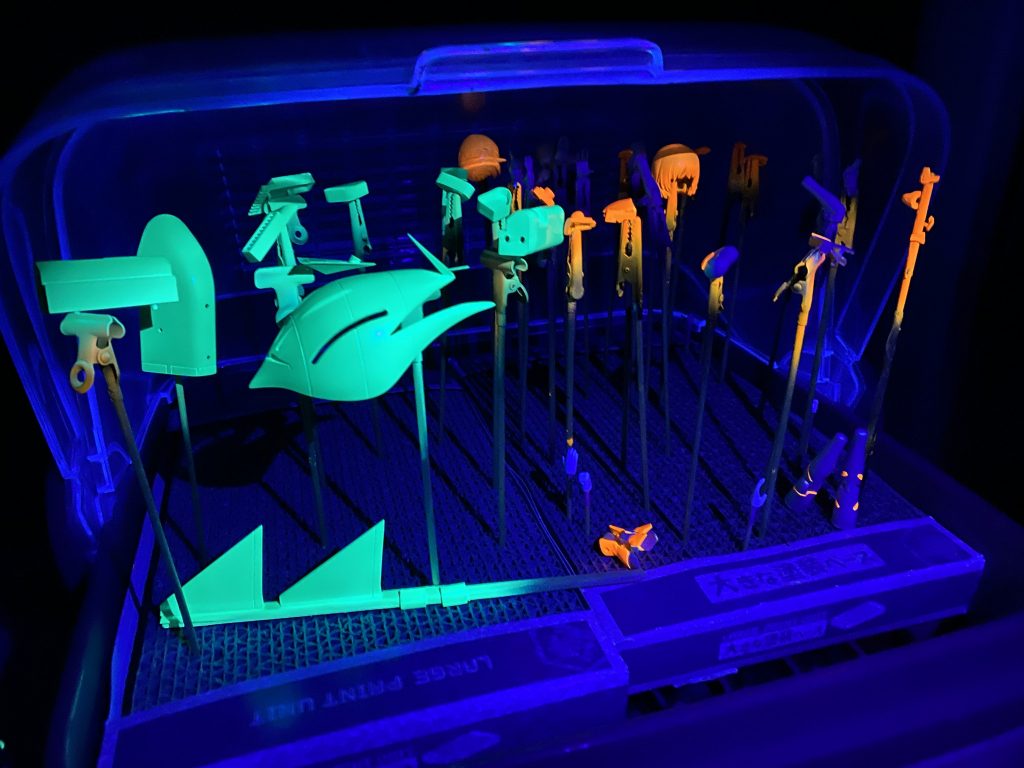 おわかりいただけただろうか…暗闇で光るエルメスとフレームアームズ・ガールの姿を…。