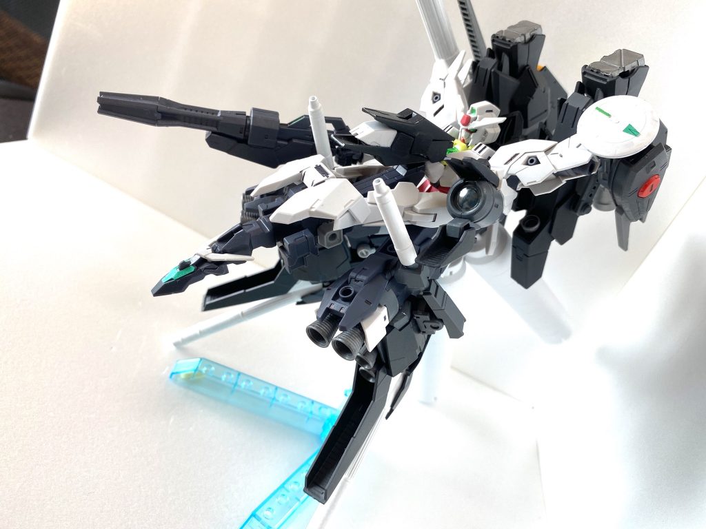 脚部を動かして急制動(可動域がない)