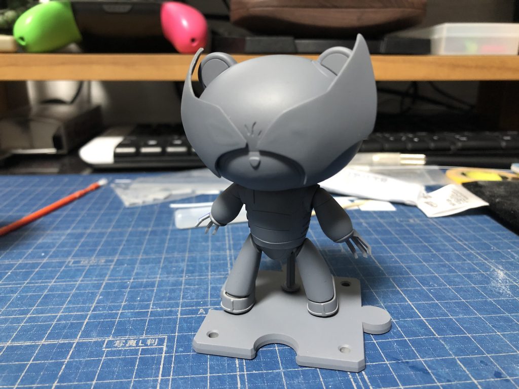 製作中の、写真撮ってねーわ。
いきなりサフ状態。