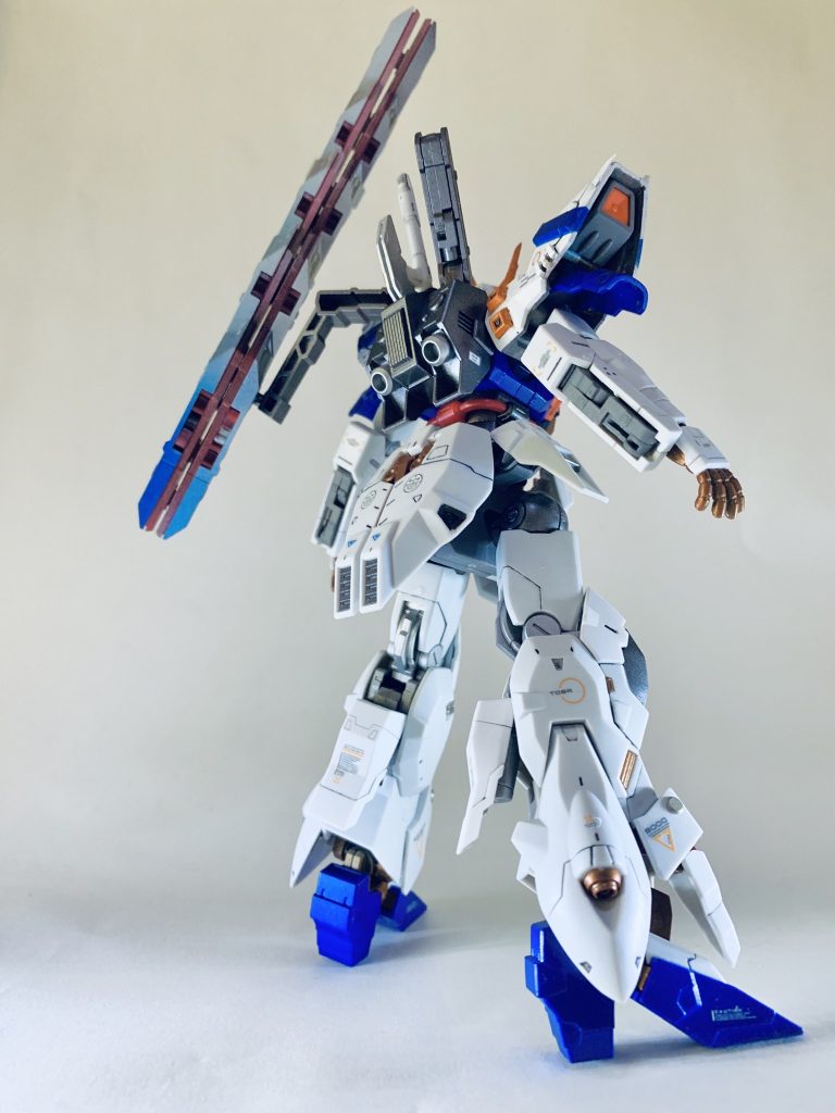 後ろ姿。

デカールは後ろ姿の情報量を多めに貼ってます。

もう少し貼っても良かったかも。