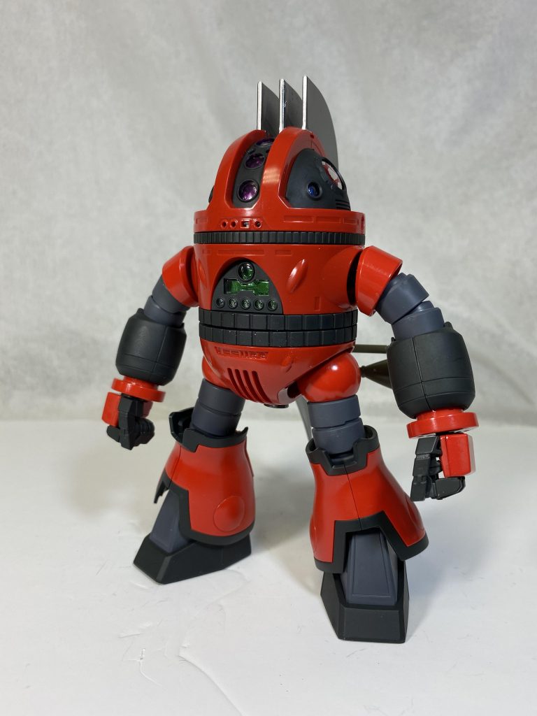 見ての通り、ヤマトのアナライザーにゾゴックの
手足を付けたら面白いのができるのでは?と思い
キットを用意。ゾゴックが中々手に入りませんでした。
全くリサーチ無しで組んでみる。まさかの無改造で手足が付いてしまう。そして、仕事しない違和感…