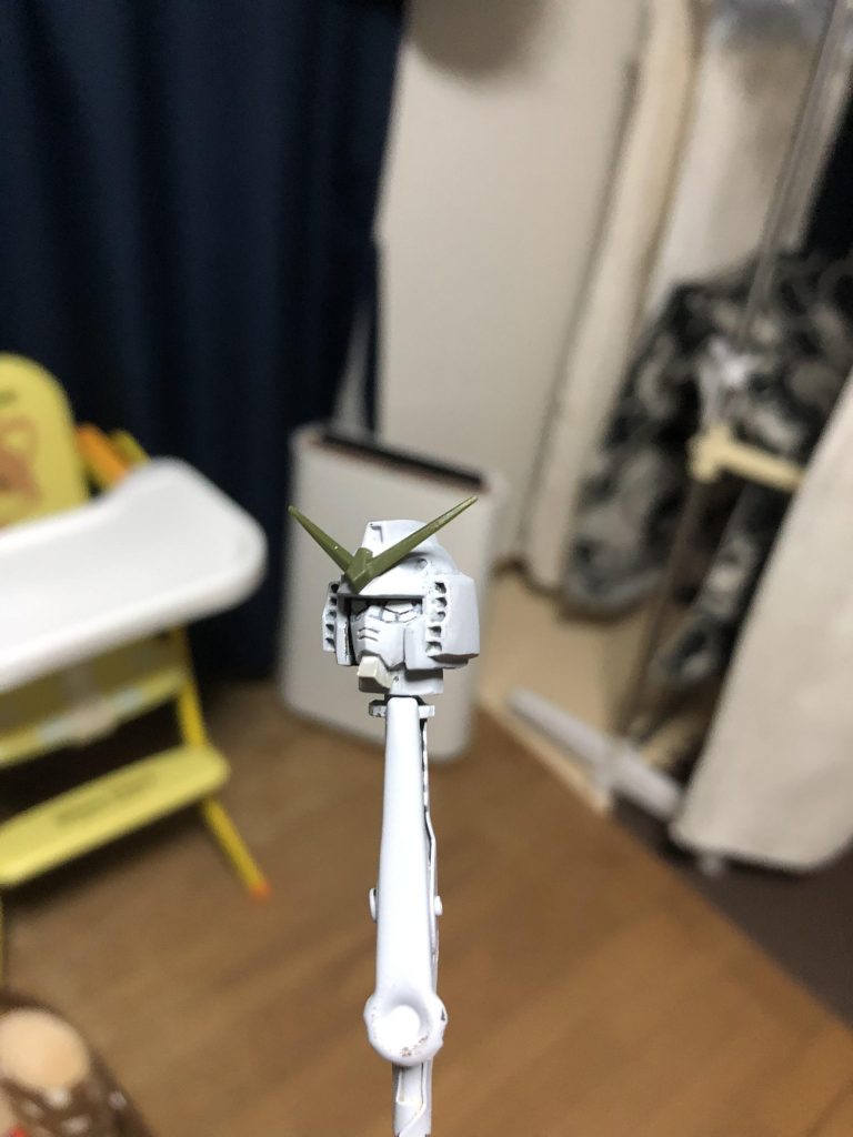 色々と修正前。ツインアイが下過ぎ、アゴデカ過ぎ。サイドダクト汚い、前にせり出し過ぎなどなど。