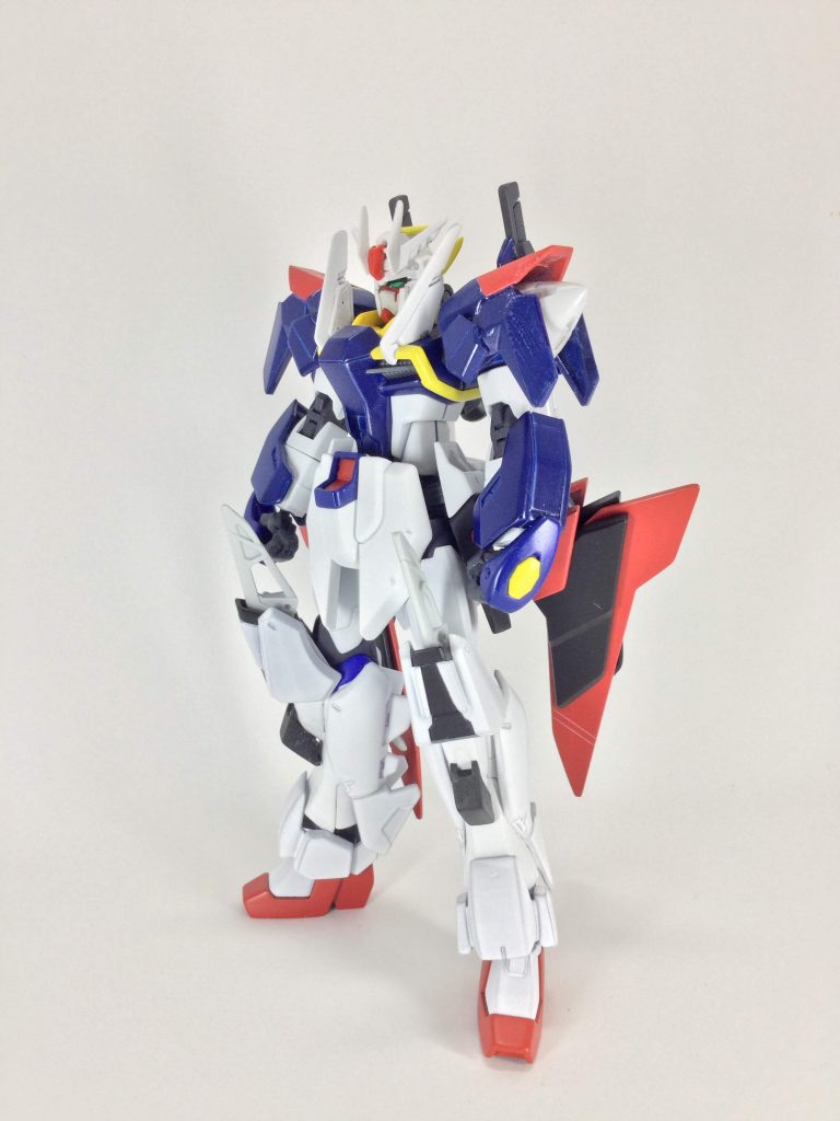 本来のデスティニーからの変更
・肩のビームブーメランを膝に
・翼をHi-vガンダムインフラックスのウエポンバインダーの翼に
・翼の位置を背中から腰に
胴体胸部にスタビライザーを追加
・デスティニーの武装を全て排除。主武器をGNソードⅡ
ヘッドパーツをシャニングブレイクに、ブレードアンテナをシュバルツリッターのパーツを使用
・バックパックをコアガンダムのパーツ使用