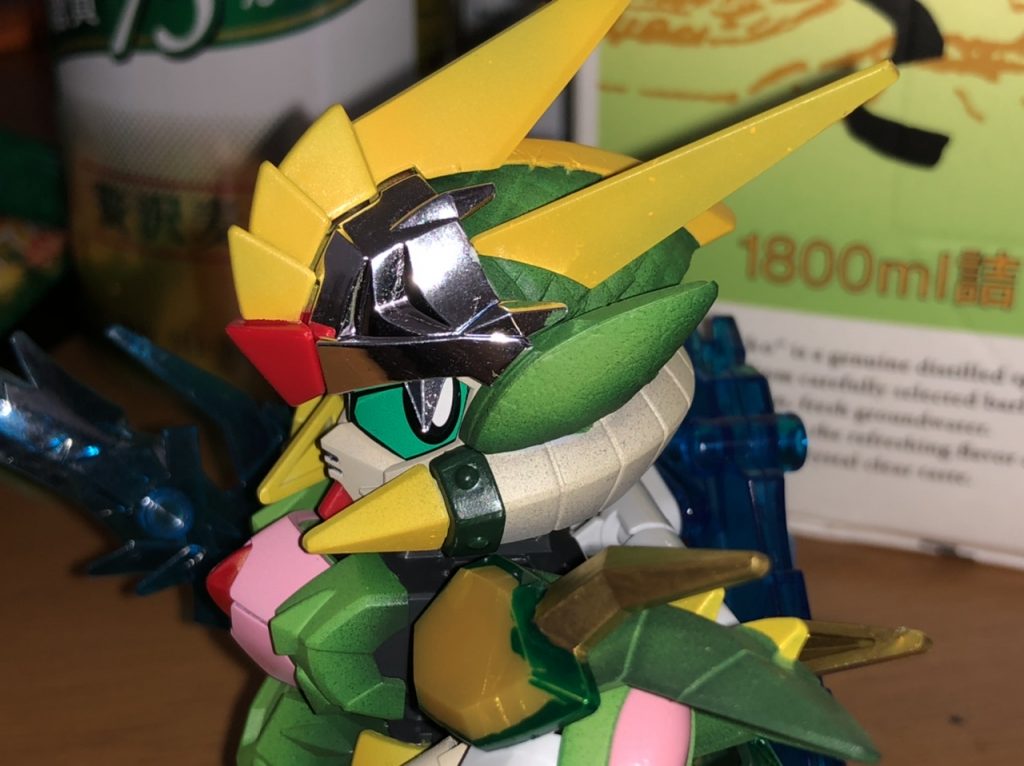 スミ入れと胸部の装飾に色入れようか悩み中。。