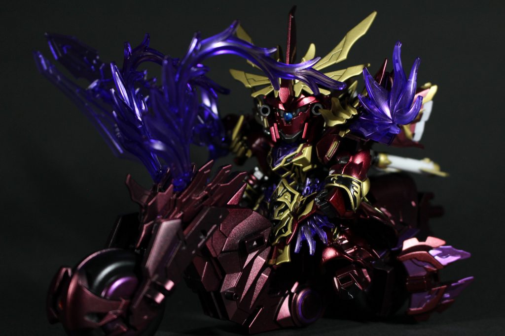 赤兎馬に乗車(馬)。
シナンジュ本体と赤兎馬の色を少しだけ変えてみました