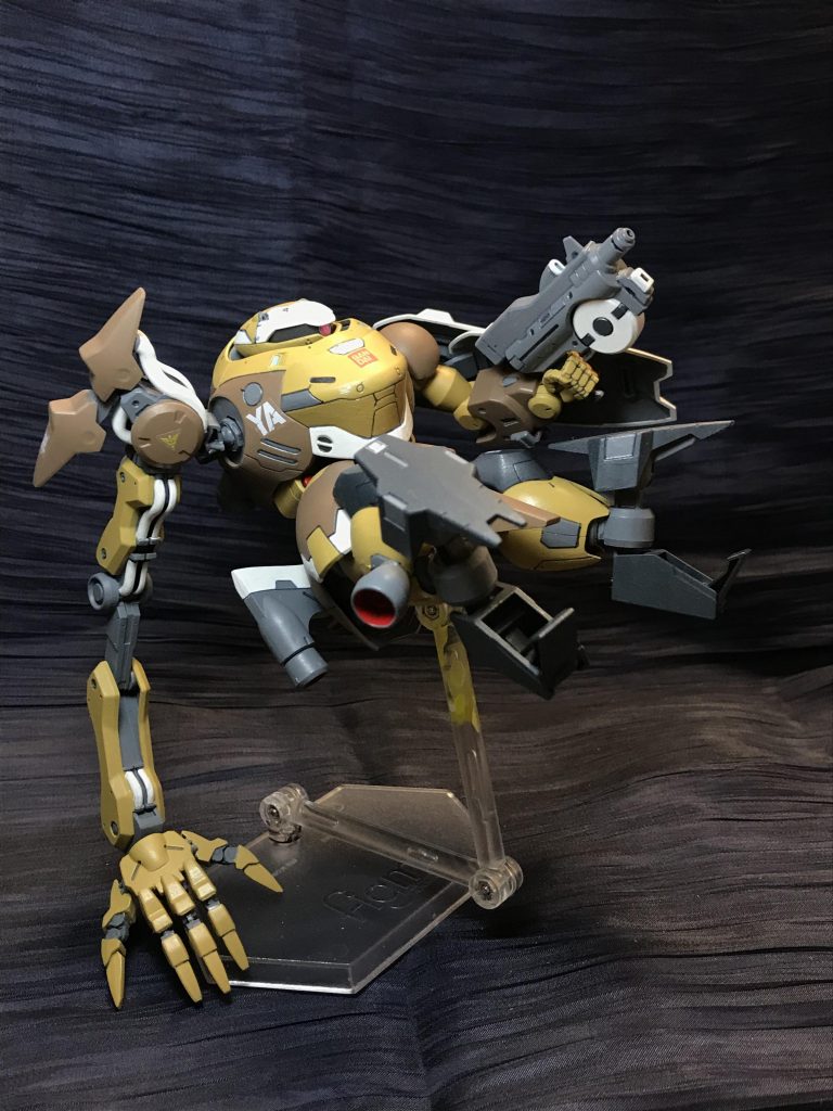 伸縮腕を活かしたジャンプキック。
いつか使いたかったユーゴーの足クローを消化しました。