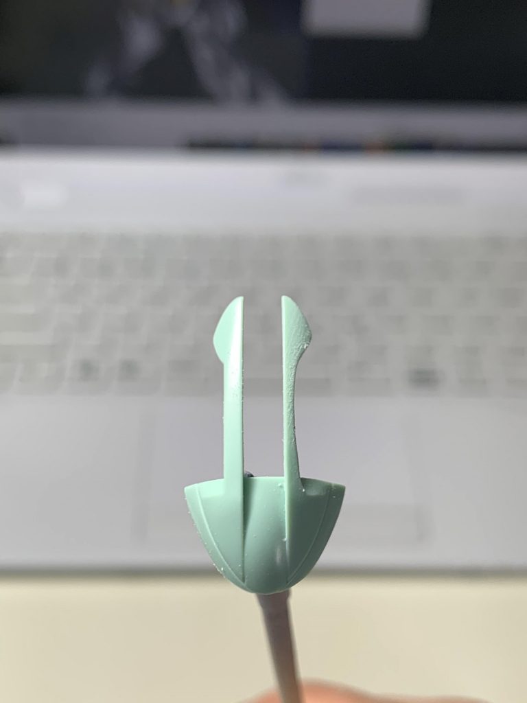 本当、これくらいですよ。やったのは。
左のを右に、っていう感じですね。
これは結構いい味出してると思います。
完成後の頭部を見ると、本物感があります。