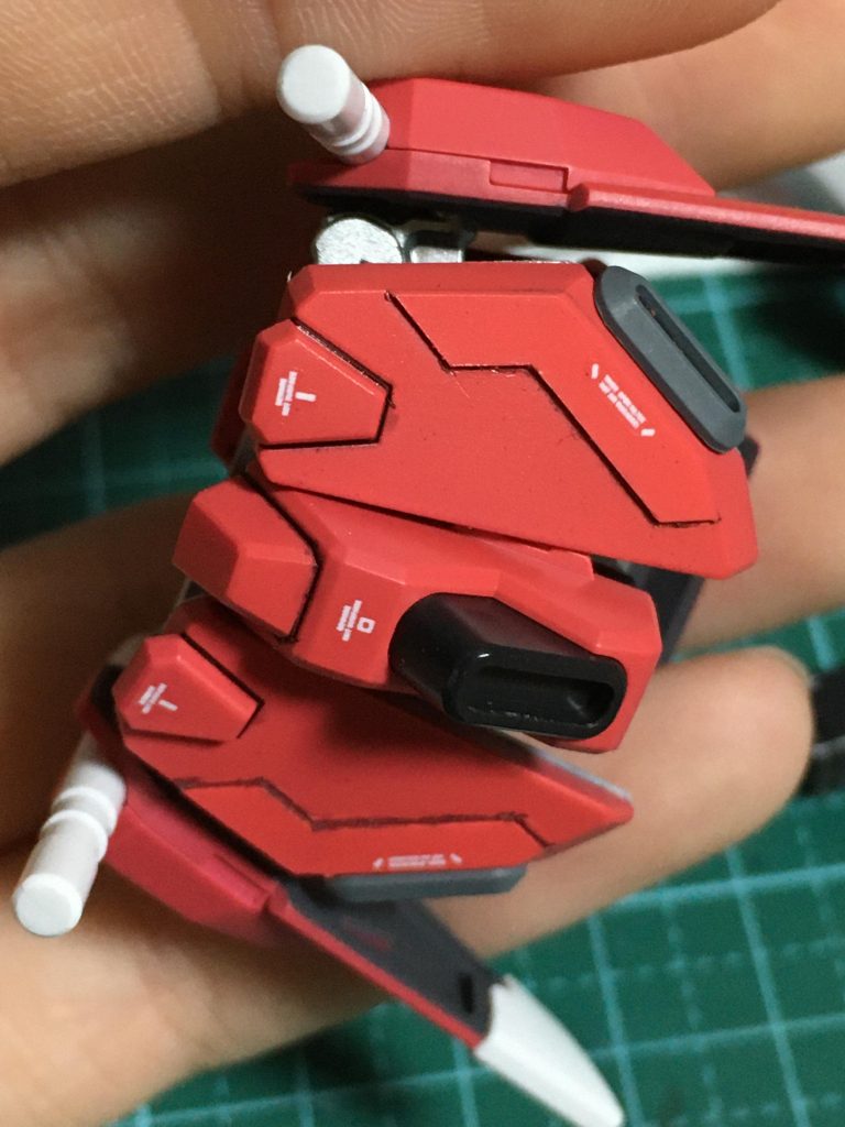 デカールは安定のRBコーションデカールですw
いつも通り少し多めに。
以下塗装レシピです。
ピンク→蛍光ピンク+ハーマンレッド+Exホワイト
暗赤→上記ピンク+ブラック
黄色→橙黄色+Exホワイト
黒→ミッドナイトブルー
緑→蛍光グリーン+Exホワイト
関節→Exシルバー
水色→ブライトロイヤルブルー+Exホワイト