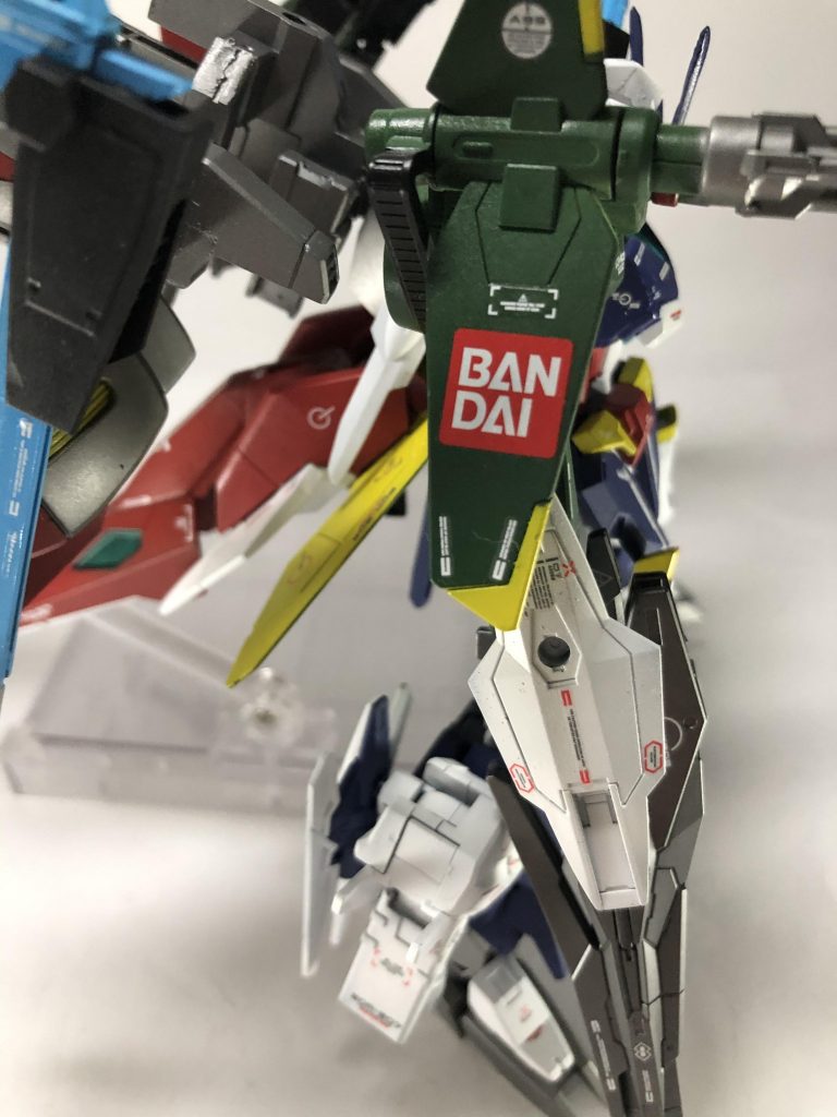 遊び心でバンダイ様のデカールを貼っております。
意外とかっこいいんですよねこれも。