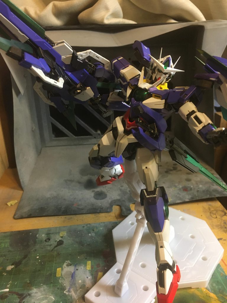 叩き斬る感じで。