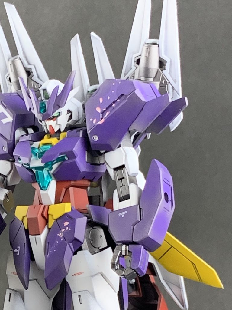 遊び心で腰と肩アーマーに桜を。なんか似合いそうだなーと思ったので笑
こちらは余ってたRGアストレイ用の水転写から拾いました。