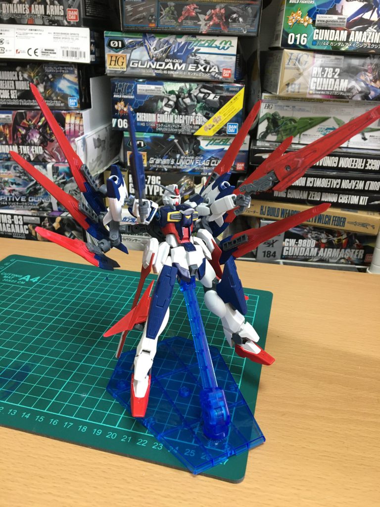 ラプトインパルスウィンドのフルバースト形態です。この形態は大量の敵機を相手にする時のための形態で、背中の6本のバインドドラグーン腕に装備されたバインドライフルによる一斉射撃で敵を一網打尽にすることが可能です。