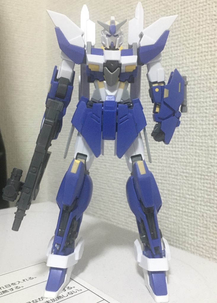 サフ吹く前の仮組みの写真です
改修点は下から
・膝と膝関節のパテ埋め
・腰の切り詰めとプラ板接着
・腹部をパテとプラ板で延長
・腕の関節と各所パテ埋め
・肩の小型化
・アンテナ新造
・ライフル切り詰め
などです