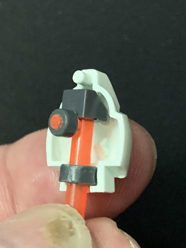 頭の中はこんな感じ
3ミリのクリアランナーを使っているので可動できるようになってます