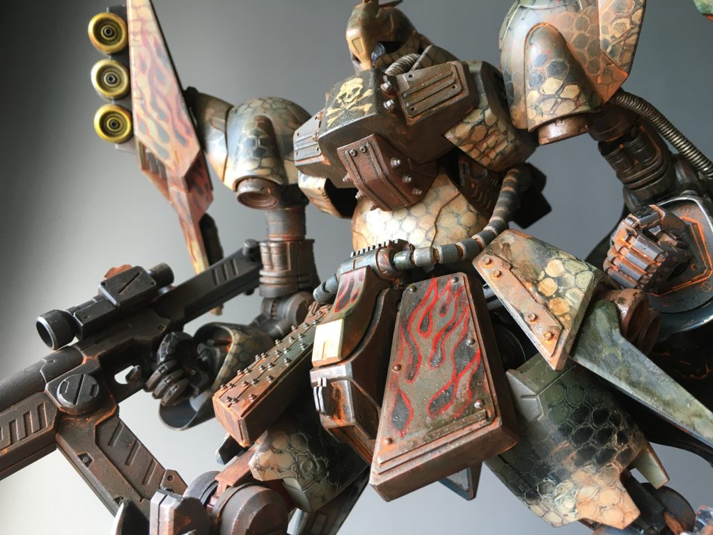 煽り気味、わりとアップ