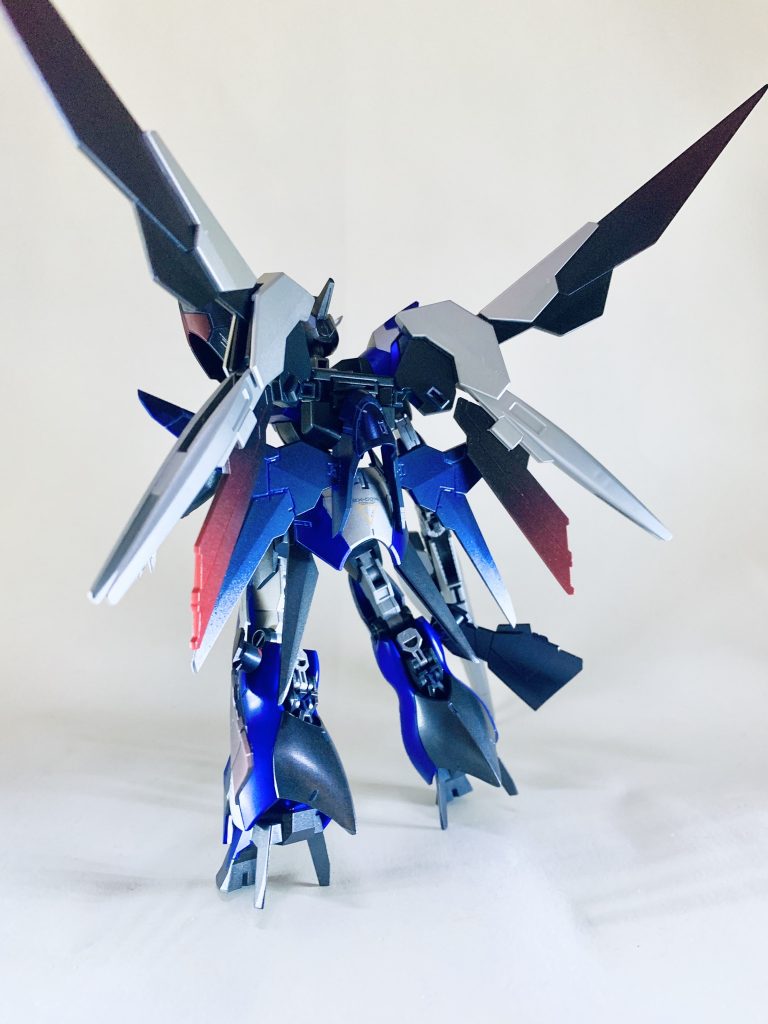 後ろ姿はお尻のシルバーが良いワンポイントになったんじゃないかなと思います。