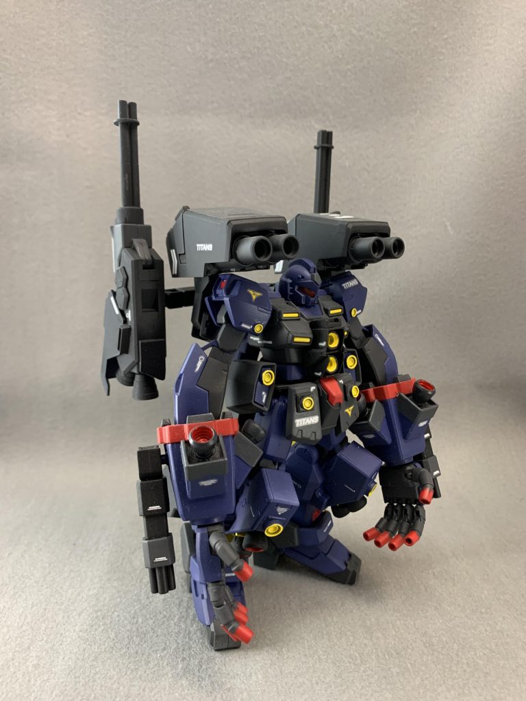 イメージとしてはサイコガンダムやサイコガンダムMkⅡを、その攻撃力・火力をそのままに小型化して、一般兵でも扱えるような機体を...という感じですかね。

「ティターンズ」「サイコガンダム」「非NT」「ジム顔」というコンセプトから、ジム・クウェルをベース機にして改造を施したという設定で作りました...