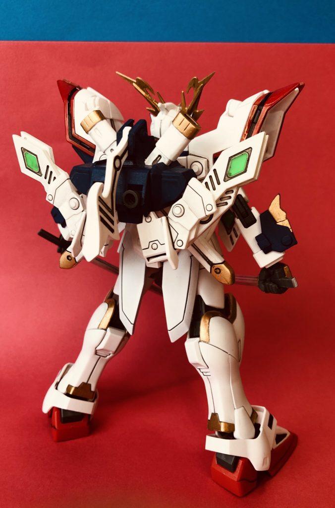 バックショット鳳来鶴は頭部に展開ギミックを導入できなかったので、「リアル號斗丸」を参考にバックパックに移植日本刀2本をコトブキヤのパーツに変更したので、それに合わせて鞘を延長しました。