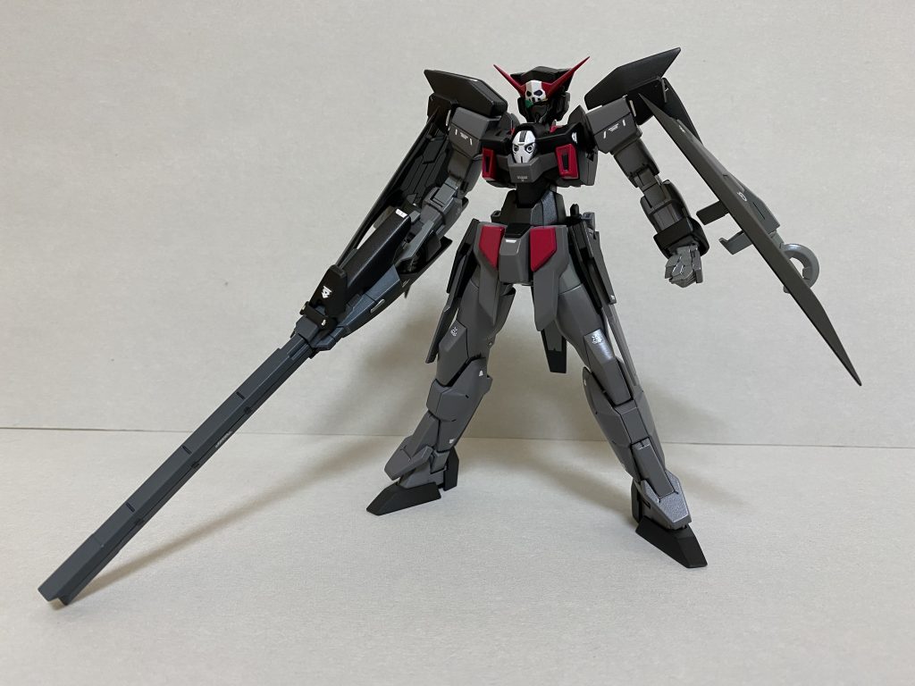 宇宙海賊ビシディアンのリーダー「キャプテンアッシュ」の愛機。ガンダムAGE-2に酷似した黒いモビルスーツはディーヴァと邂逅する…海賊モチーフのガンダムと言えばクロスボーンがいますが、あちらとはまた違ったアプローチで海賊を再現していて素晴らしいと思います