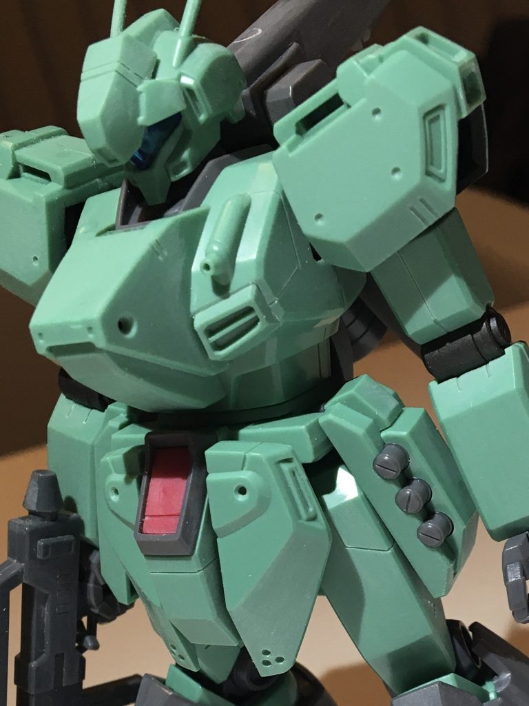 整面すると精度が上がって、HG感が薄れますよね。