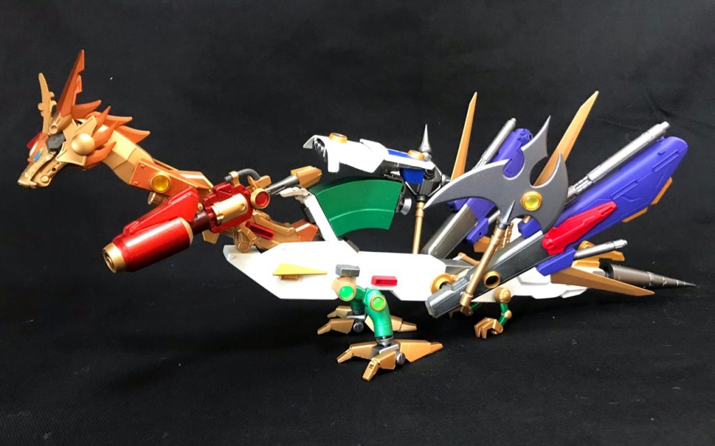 さらに!七つの武具が合身!「結晶龍(クリスタルドラゴン)!!」※完全にオリジナルギミックです。手に武器を持てます。