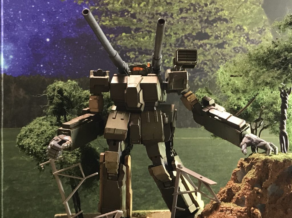 敵地に侵入して妨害工作をしている試作機、という設定で作ってみました。ミサイルコンテナからマニュピレーターに変更しています。