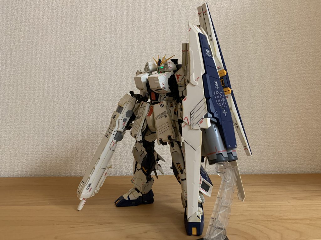 HWSverですかなりシールドが重かったので付属のスタンドでやっと支えられてる感じでした