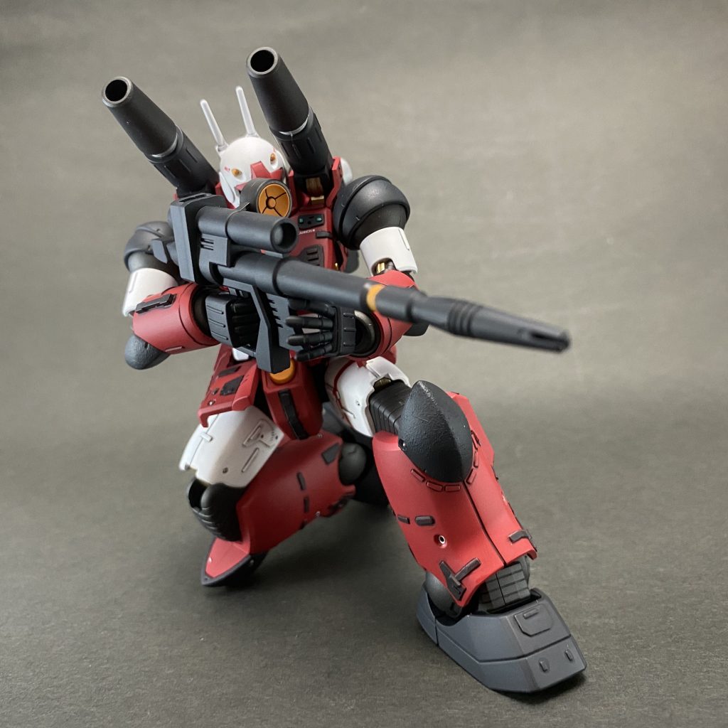 狙い撃つぜ！
キットがプロポーションよくて、可動域も広いのでサマになりますね！