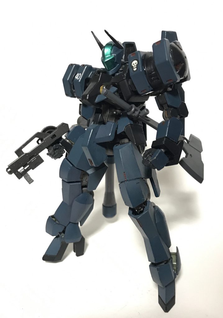 頭以外はグレイズのままです。