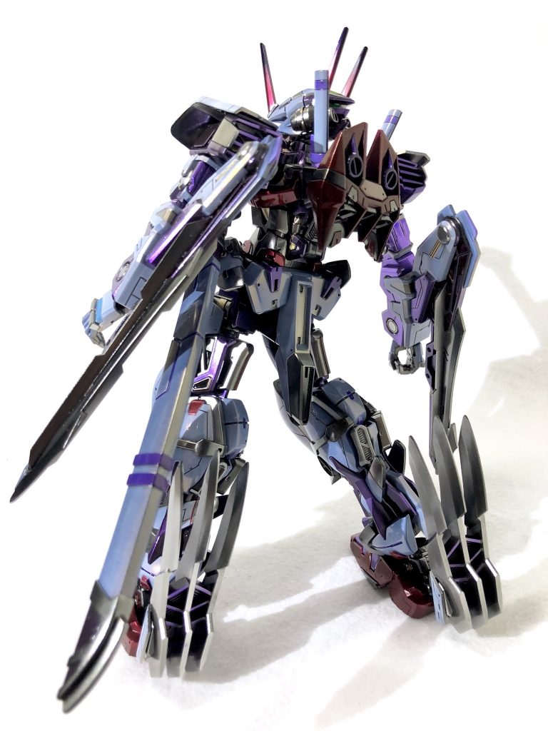 背面。追加のパーツは主に背面がよく目立つ。