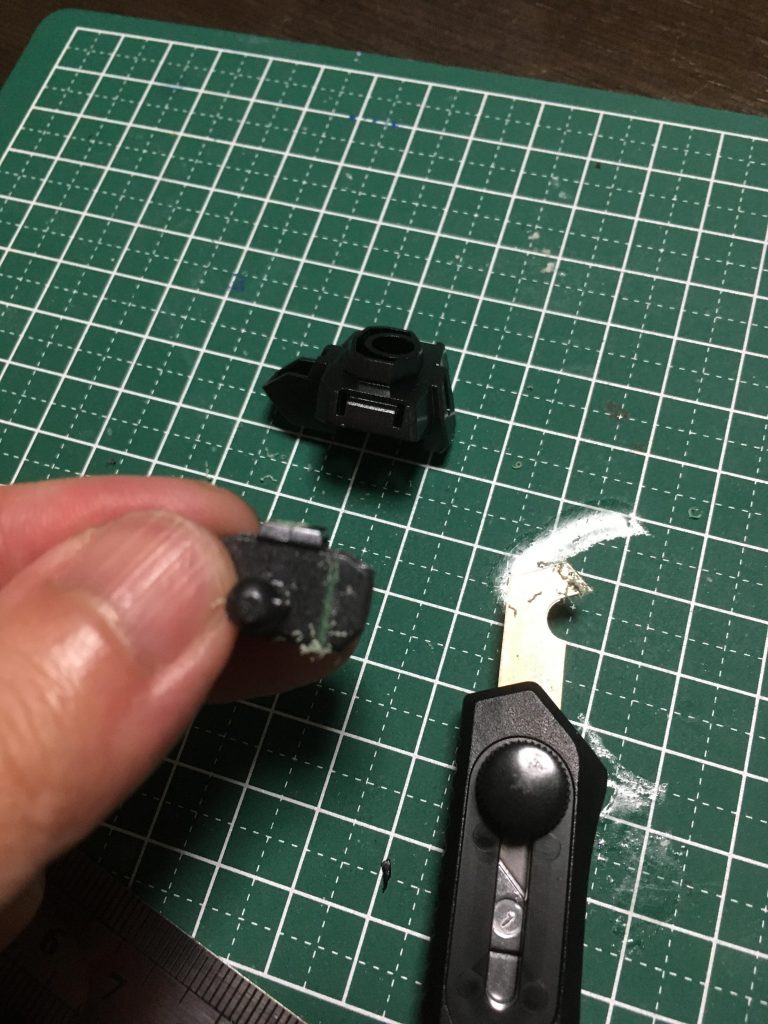 クロスシルエットフレームは下半身に使用しましたが加工はかなり大変でした