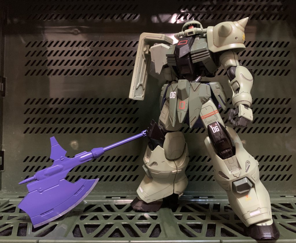 ザクと言えばヒートホークも欠かせません。