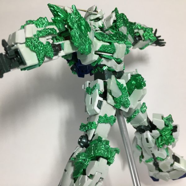 RG ユニコーンガンダム 光の結晶体｜かぴはちさんのガンプラ作品
