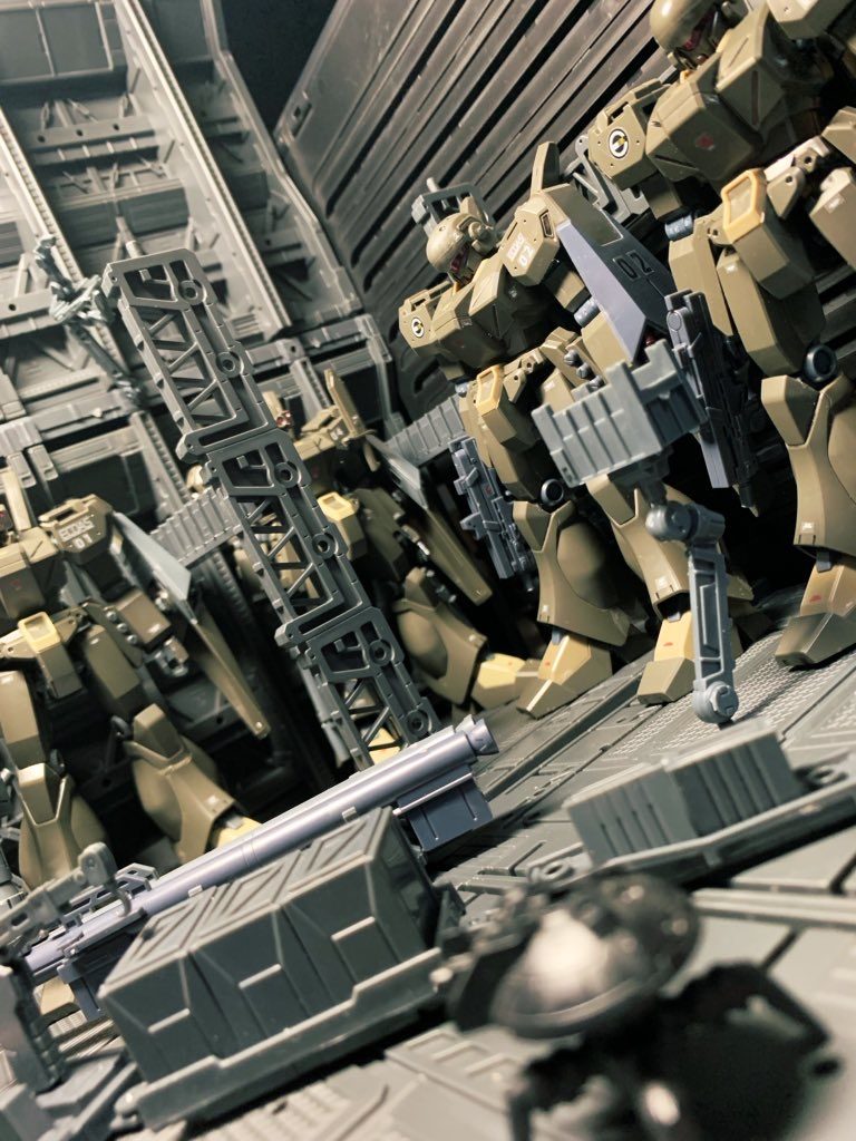 これだけいると中々全機が収まらないですねえ