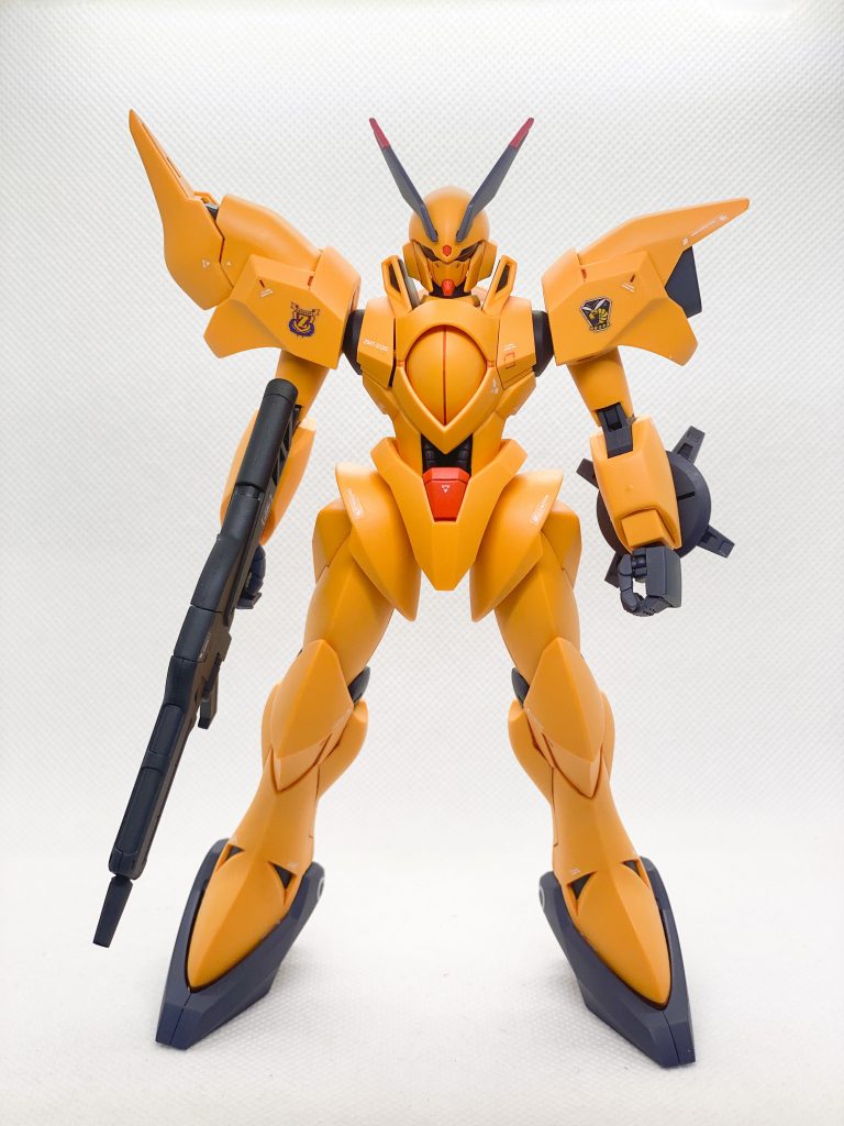 正面から。
両肩にはVガンダム武器セットのマーキングシールからザンスカールとベスパのマークを使用しています。