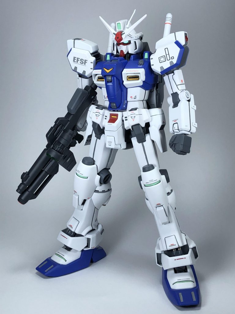 武器は1/144 システムウェポンを参考に、キットとHGリバイブのmk2のバズーカを組み合わせました。