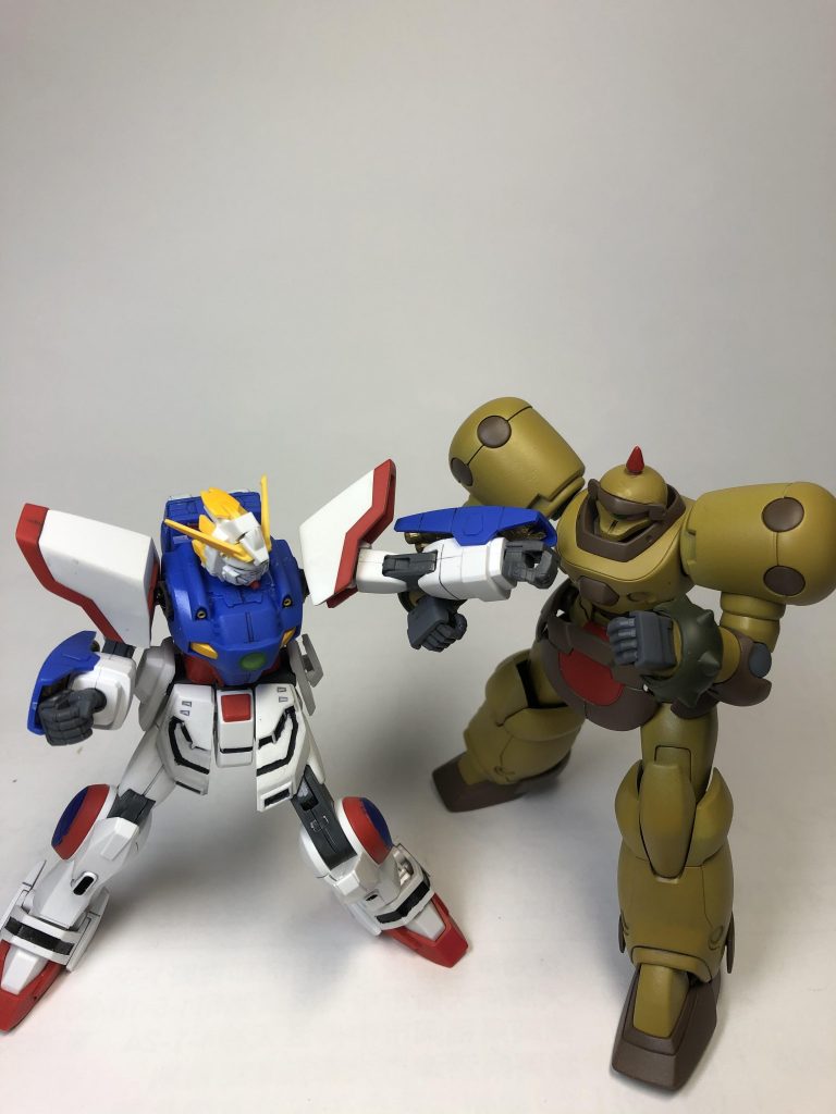 シャイニングガンダムと闘わせてみましょう。がきーん