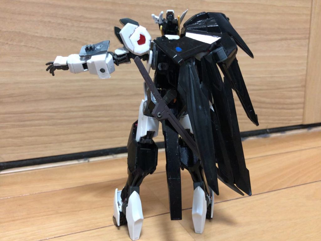 別の日に撮ったバックショットです。
1番最初の画像が1番好きなんですがバックショットも決まってるこいつって優秀なのでは……？