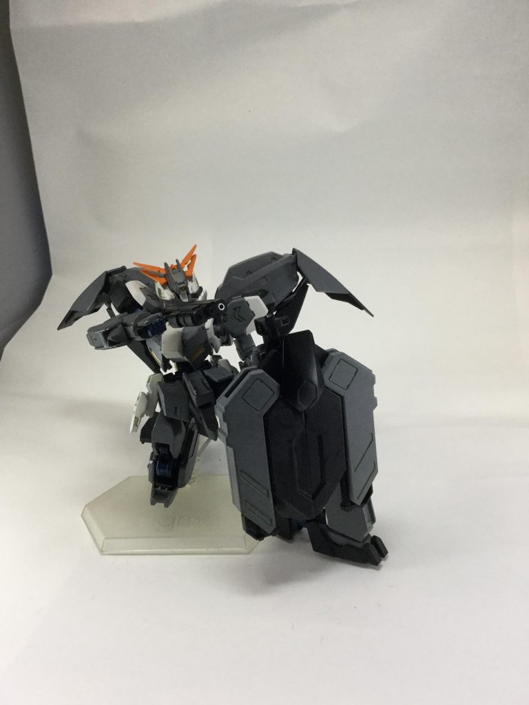 クリッシーシールド
大型シールド
変形機能を持つシールド