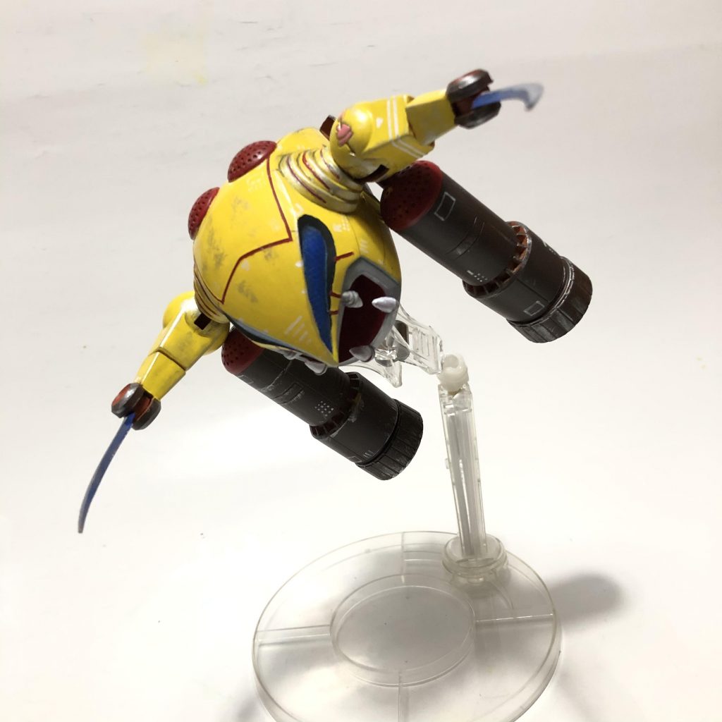 デミトリー:「シャア大佐!」
「私に出撃させてください」
シャア:「あせるな。奴らは我々の庭に飛び込んだヒヨコだ。まだチャンスはある」
デミトリー:「はい!」