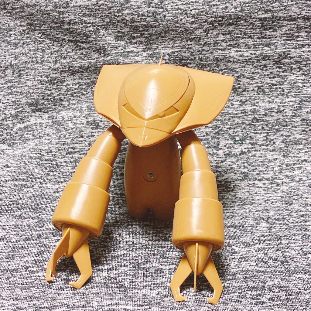 恐怖！　機動グラブロ！
人型っぽく変形します。
差し替えなしの完全変形です。
かわいい。
裏さえ見なければ完璧。