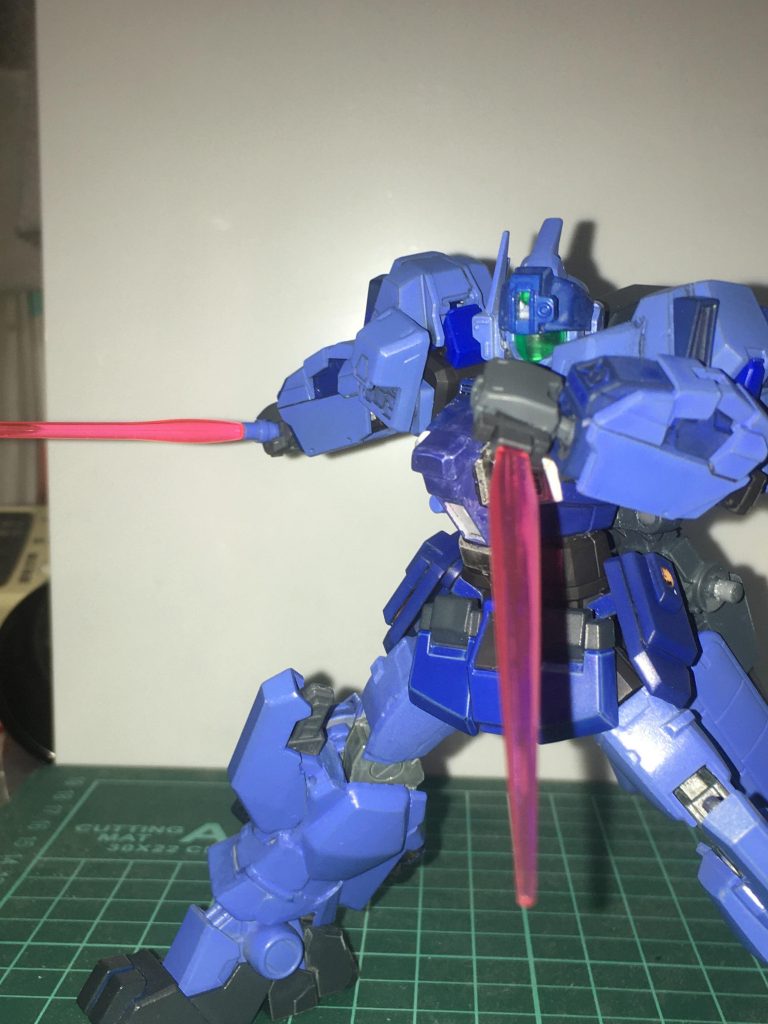 武装7ビームダガー
武装8ビームサーベル